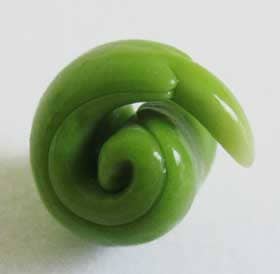 ツヤやかでむっちりとしてきれいな緑色にモクゲンジの胚